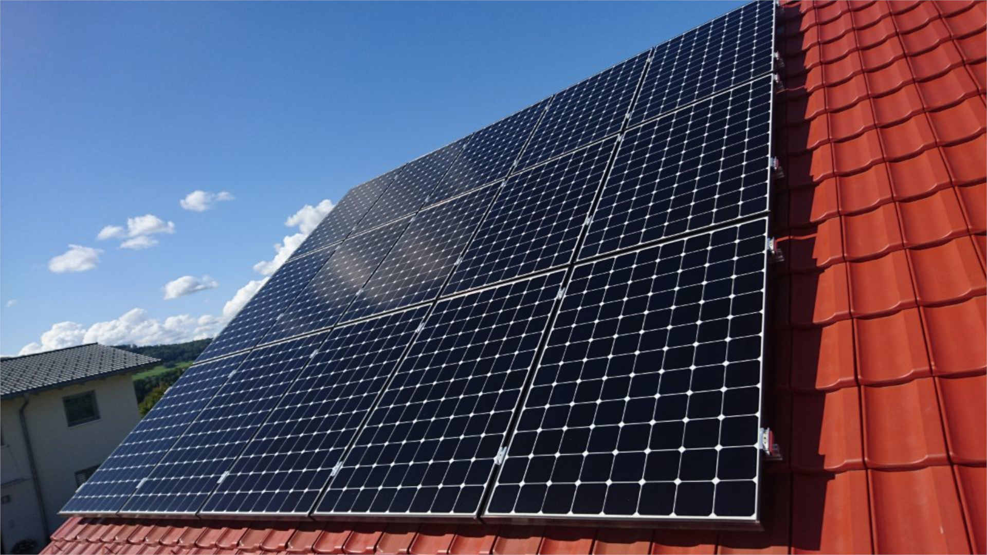 Saubere solaranalge nach photovoltaik reinigung
